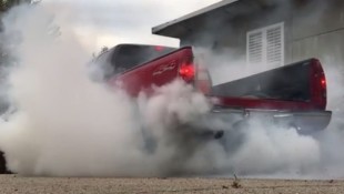 TIRE SMOKIN’ Ford F-150 Does a Great Burnout