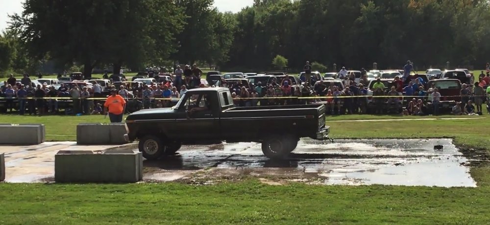 1976 Ford F-150 Burnout