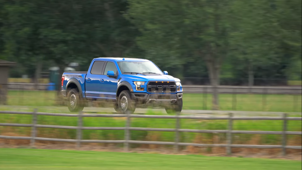 f150online.com 2019 Raptor Gets Down and Dirty in Off-Road Test