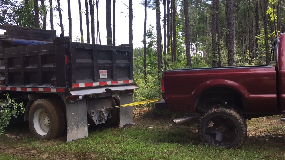 f150online.com Diesel Super Duty Yanks a Mack Truck Out of the Mud - Twice