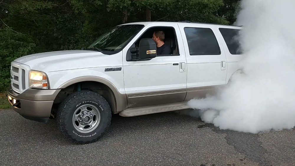 f150online.com Twin-Turbo V10 Excursion Spools Up and Turns Its Tires into Smoke